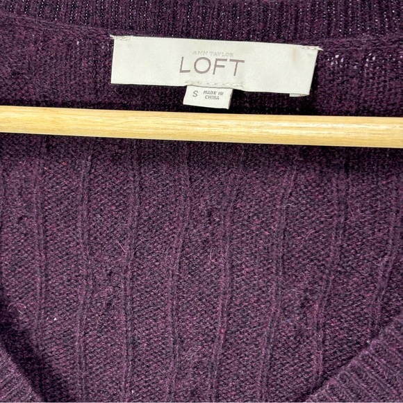 Ann Taylor LOFT Petites Rabbit Hair Wool Sweater Purple Sz S Cable Knit V-neck - Picture 6 of 6
